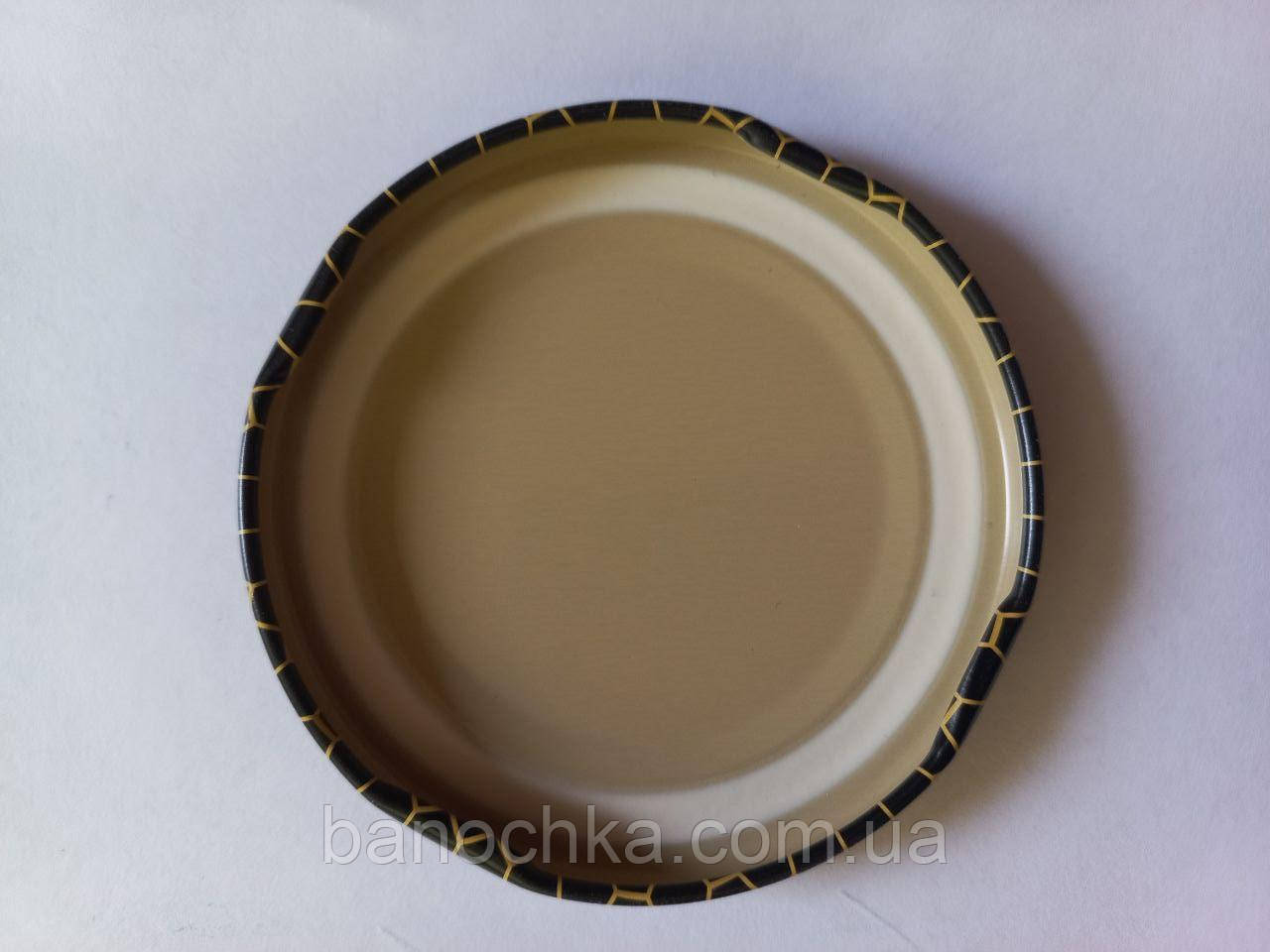 Кришка закаточна твіст-офф 70 мм чорна соти